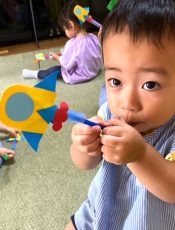ストローロケット遊び〈１歳児〉 令和３（2021）年７月15日