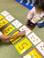数遊び〈１歳児〉 令和３（2021）年10月18日