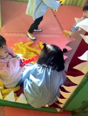 自由遊びの風景〈２歳児〉 令和３（2021）年11月29~30日