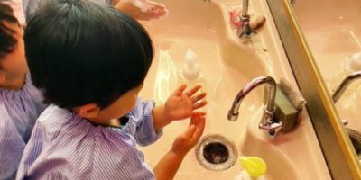 手洗い指導〈２歳児〉 令和３（2021）年12月３日