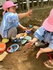 おままごと遊び〈２歳児〉 令和４（2022）年４月５日