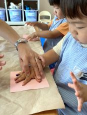 ハロウィン製作＜１歳児＞ 令和４（2022）年10月25~27日