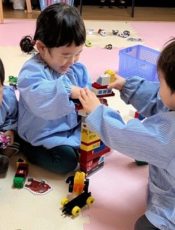 新学期始まりの様子〈２歳児〉 令和６（2024）年４月29日