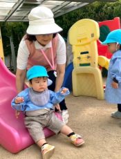 園庭遊び 〈１歳〉令和７（2025）年６月12日